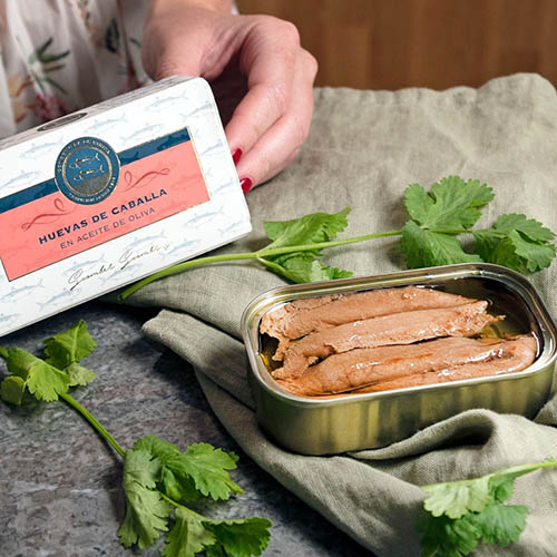 Conservera de Tarifa: más de un siglo de tradición y excelencia en conservas de pescado Cuando sabes que lo mejor del pescado de Andalucía lo puedes encontrar en Conservas de Tarifa